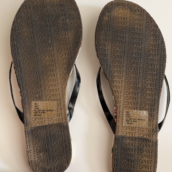 🌻Esprit flip flops - Picture 4 of 4